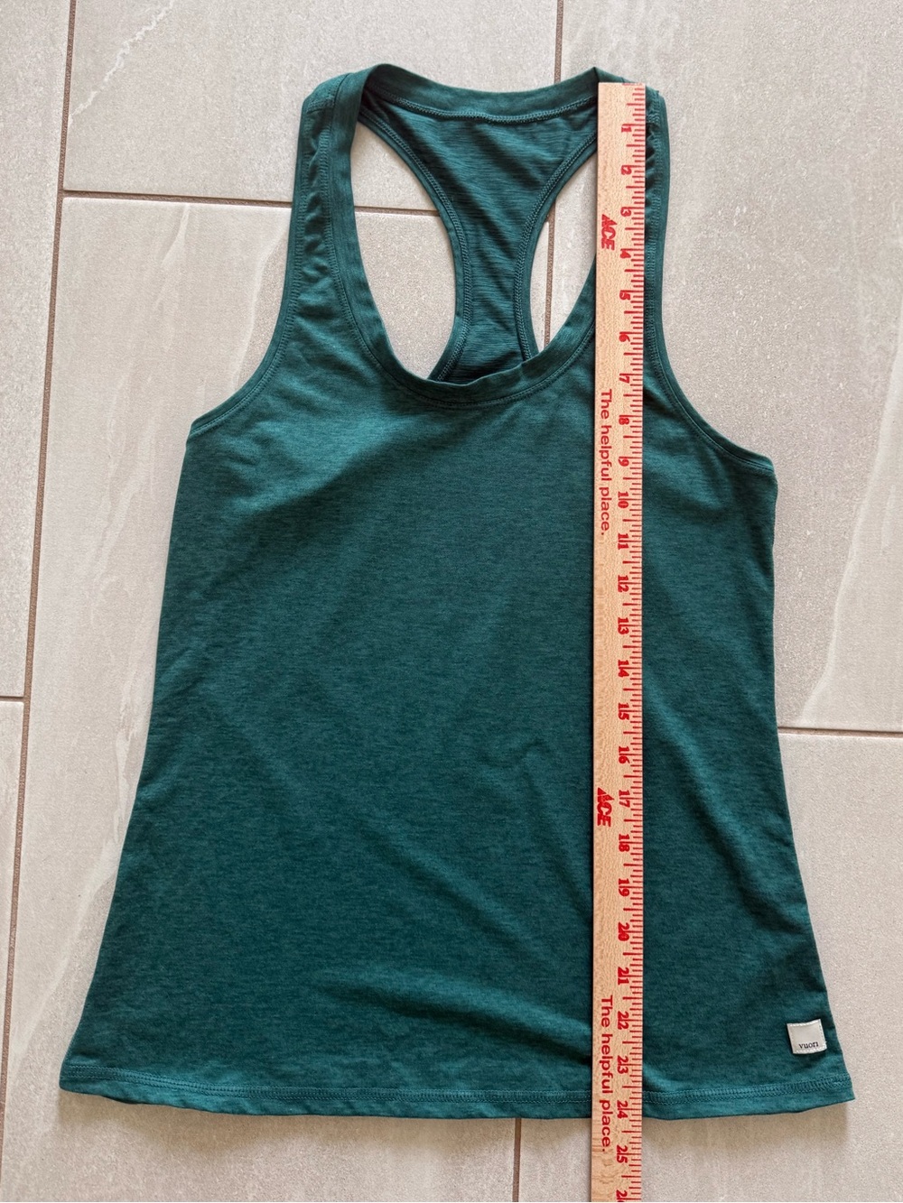 Vuori Women’s Green Heather Racerback Tank Top XS Athletic Yoga Running (no tag) - Picture 6 of 10